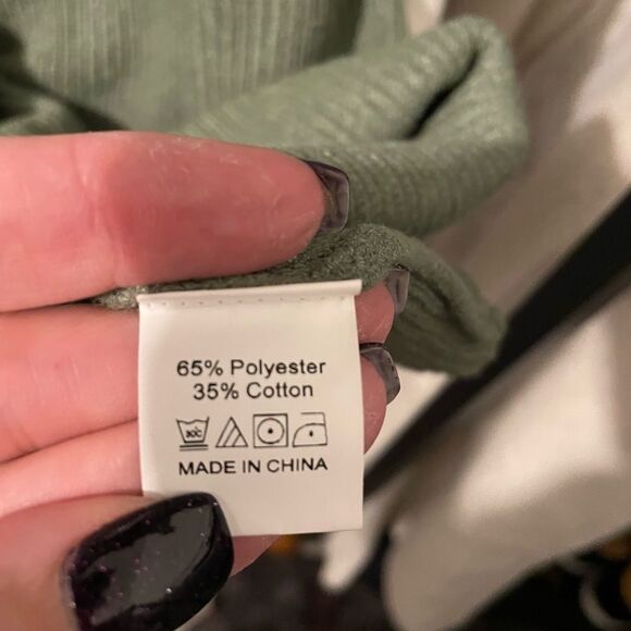 Beautiful Turtleneck Sweater - Picture 4 of 11